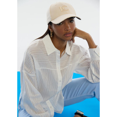 Gorra con logo bordado 